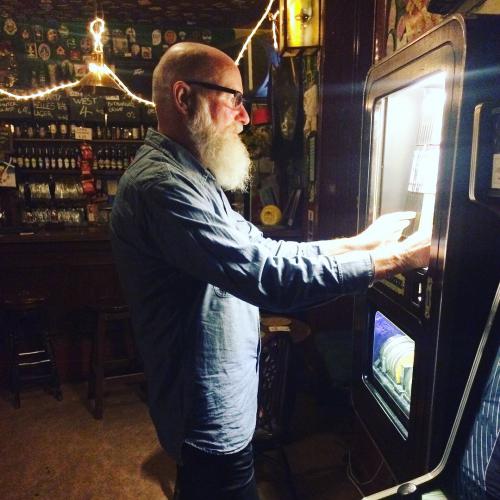 Hands in the juke box - The Anderson.